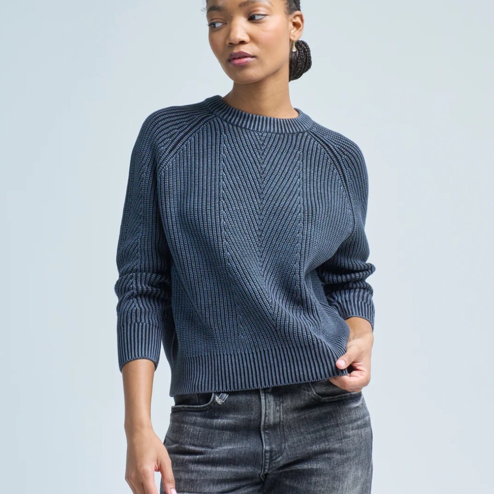 Women's Navy Crew Neck Sweater